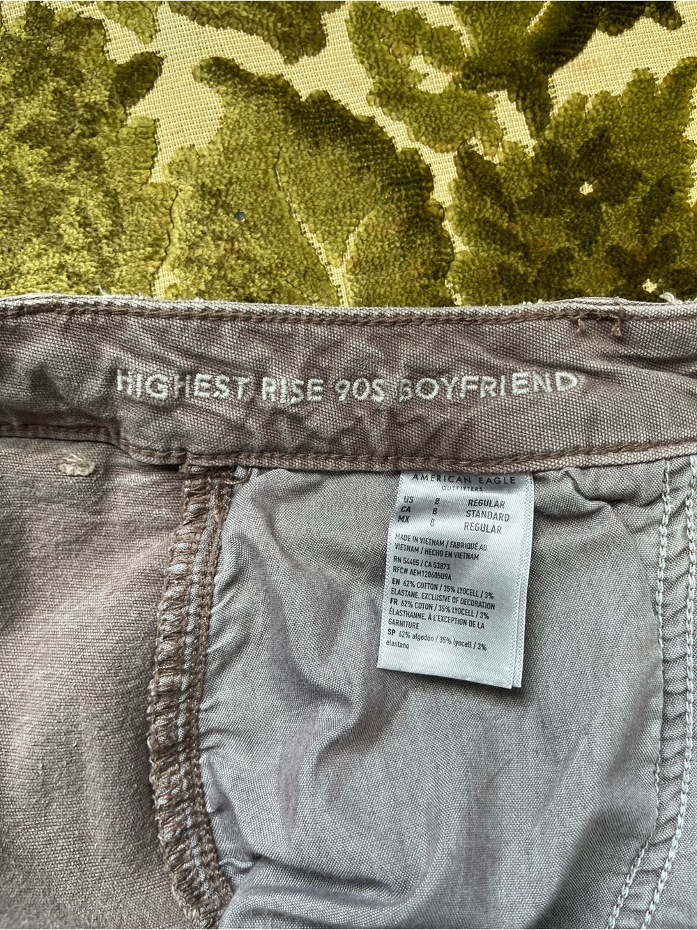 American Eagle High Rise 90s Boyfriend Cargos 🐴 - Picture 16 of 16